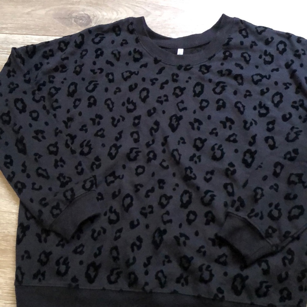 Leopard Pullover Top - Picture 8 of 8